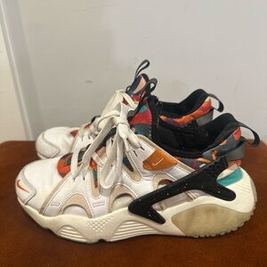 Nike Huarache  White/ Black  Colorful  Sneakers